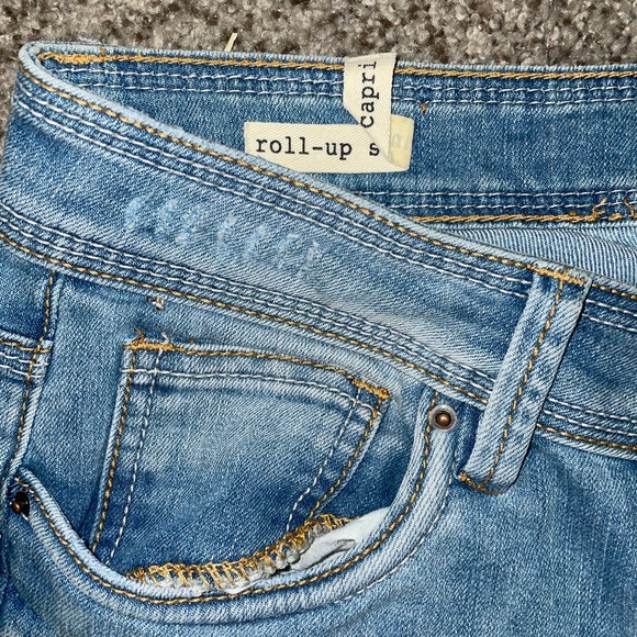 Capris - Picture 3 of 4